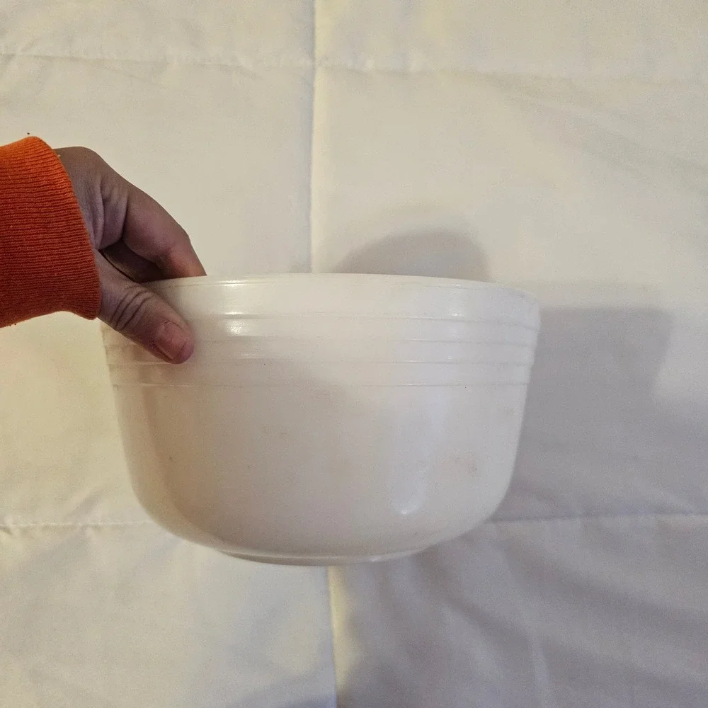 Hamilton Beach White Mixing Bowl Vintage Kitchenware Racine Wisconsin‎